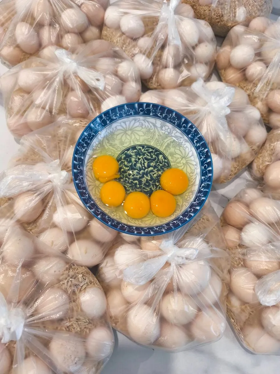 Trứng gà sạch thả vườn – ảnh 1